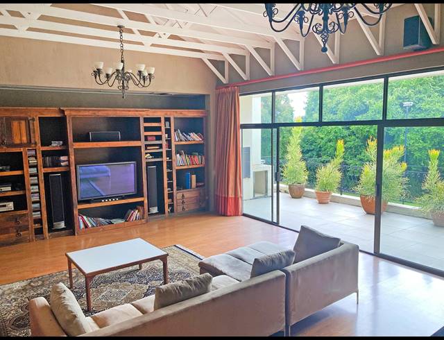 5 BEDROOM HOUSE FOR SALE IN HURLINGHAM